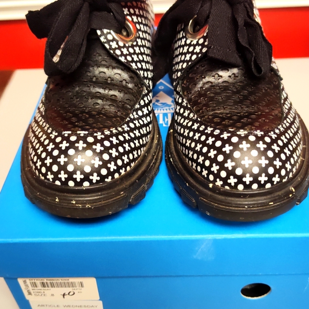 Fluevog Official Wednesdays Size W8/M6